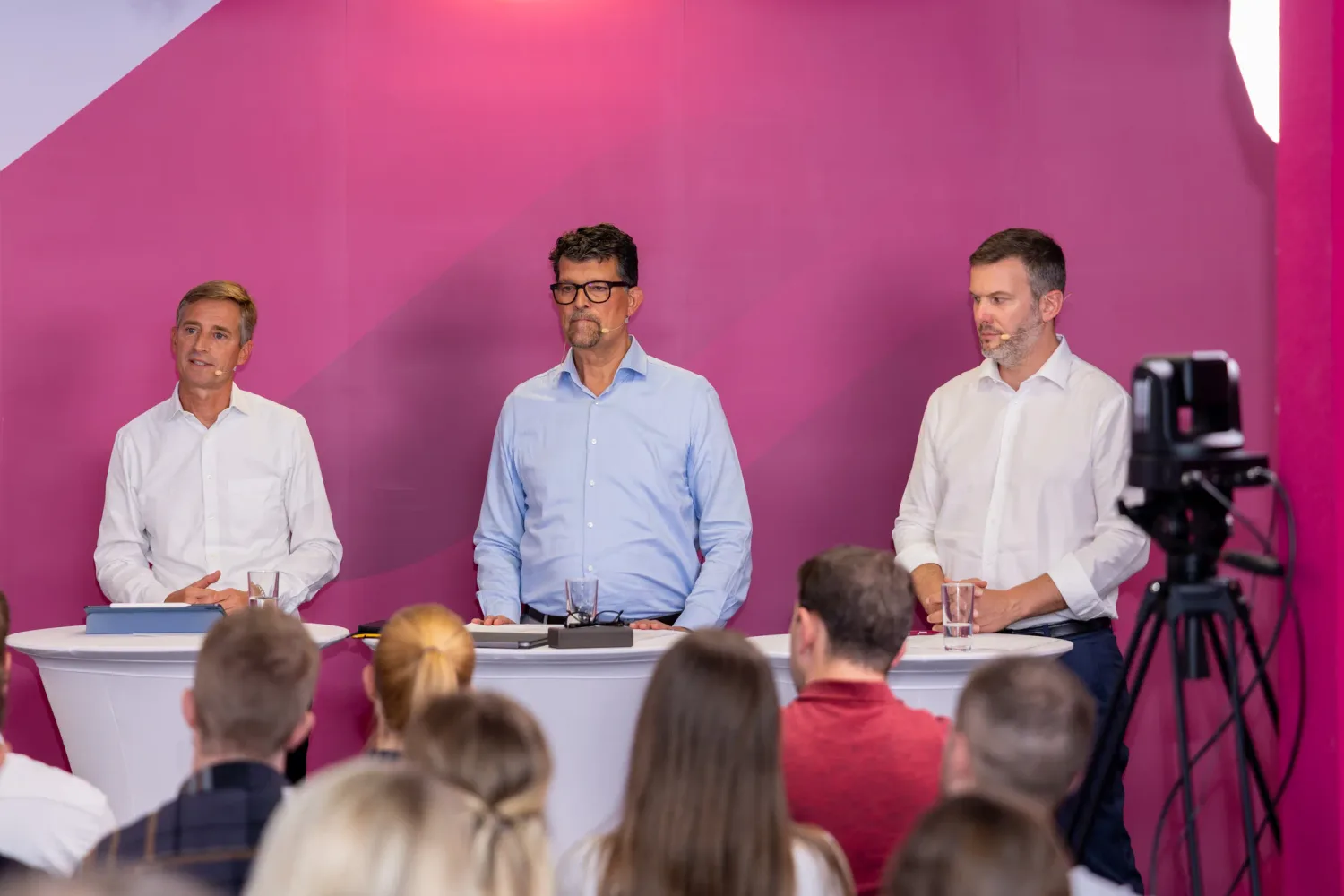 Event-Livestream mit mehreren Kameras: Aufbau und Verkabelung vor der Übertragung