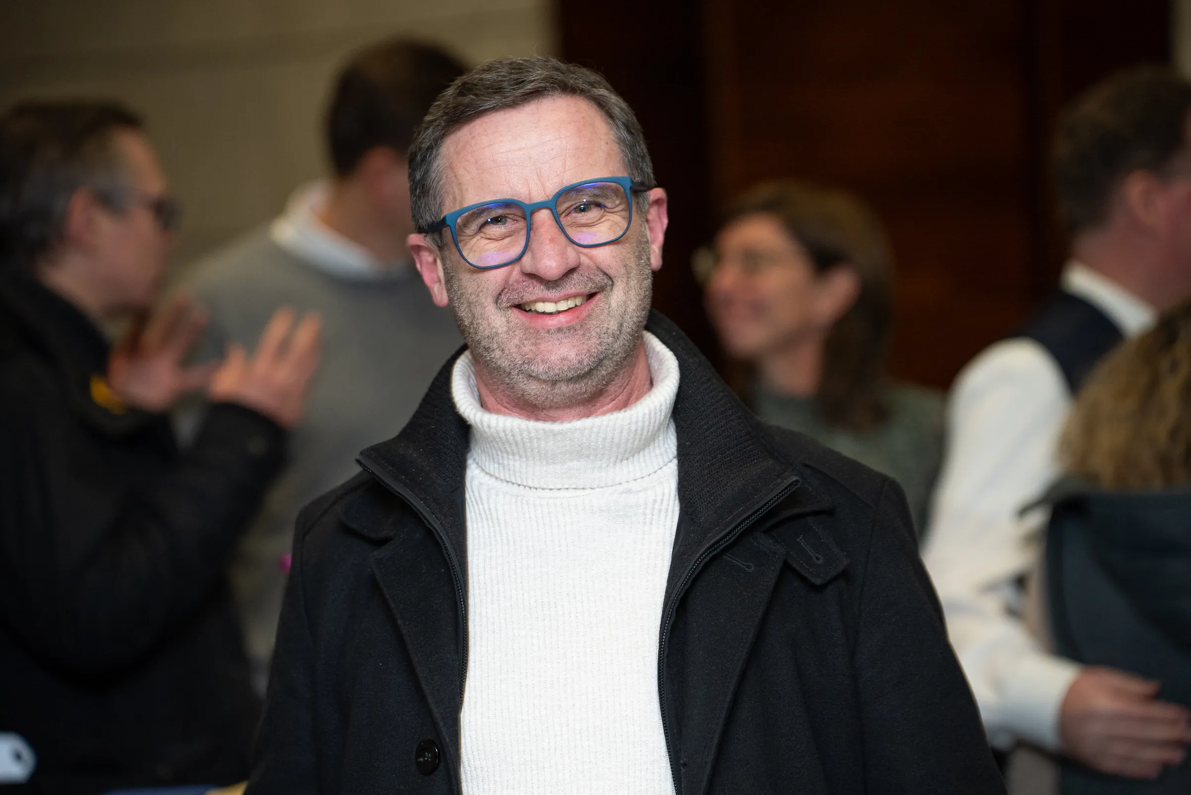 Eventfotograf Konjunkturprognose 2025: Networking vor dem Vortrag, Rhein-Main-Region