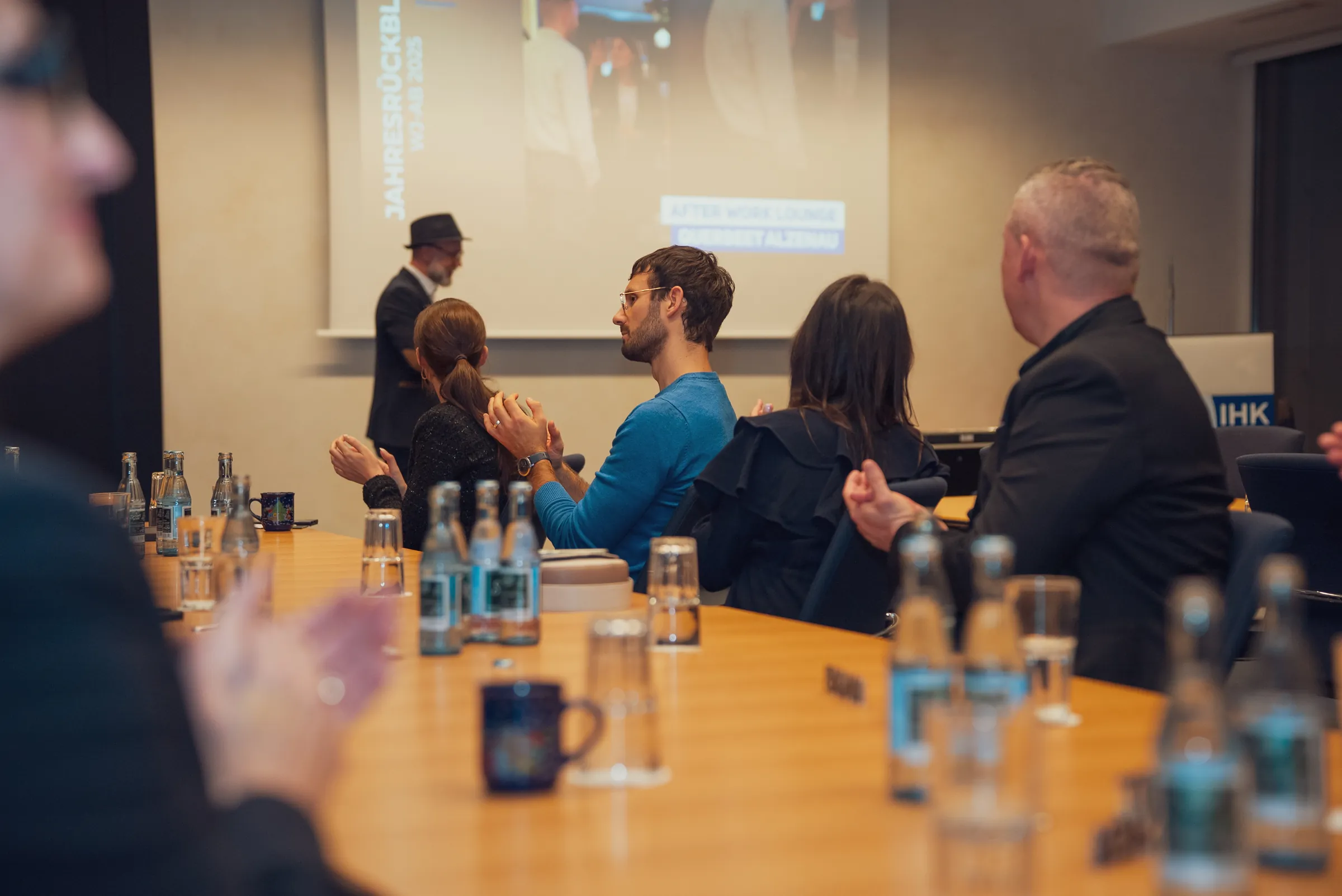 Eventfotograf Jahresmitgliederversammlung: Mitglieder der Wirtschaftsjunioren beim Termin