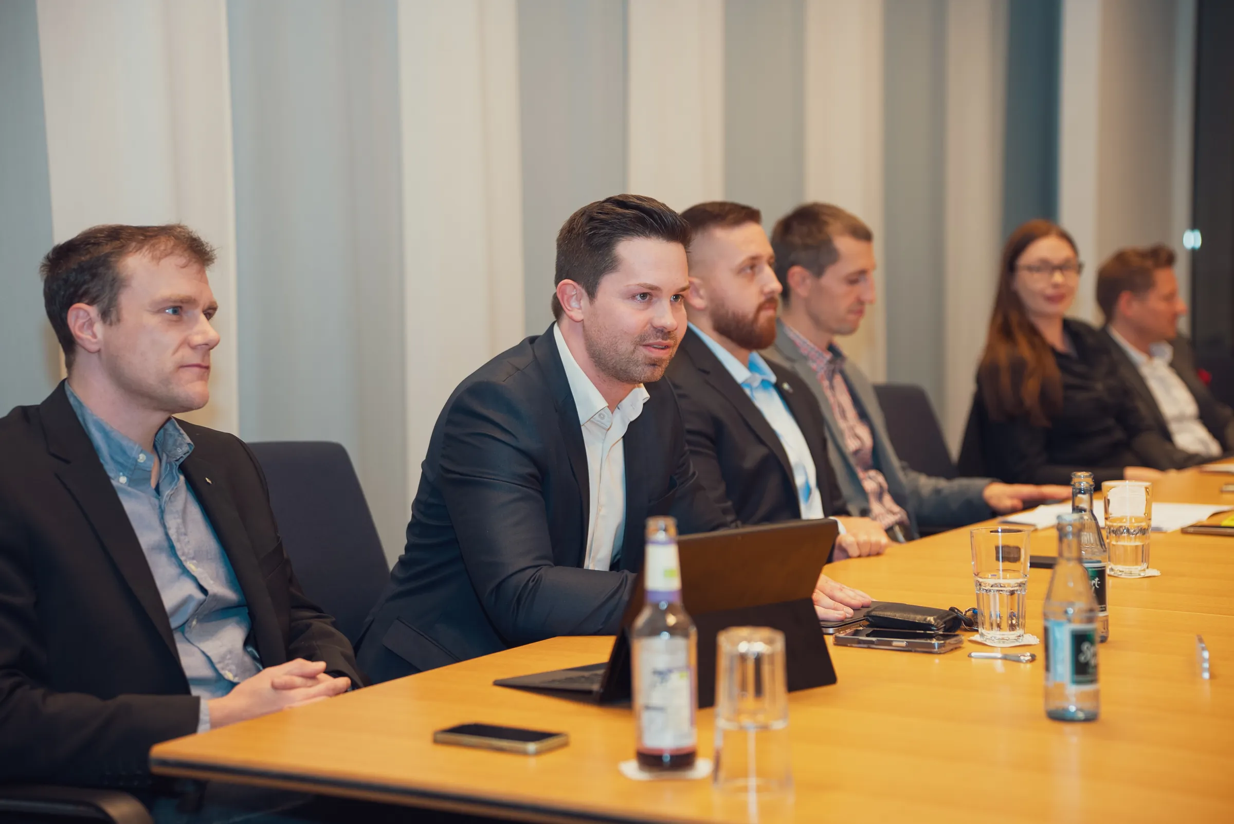 Eventfotograf bei der Mitgliederversammlung der Wirtschaftsjunioren: Mitglieder und Gäste am Abend