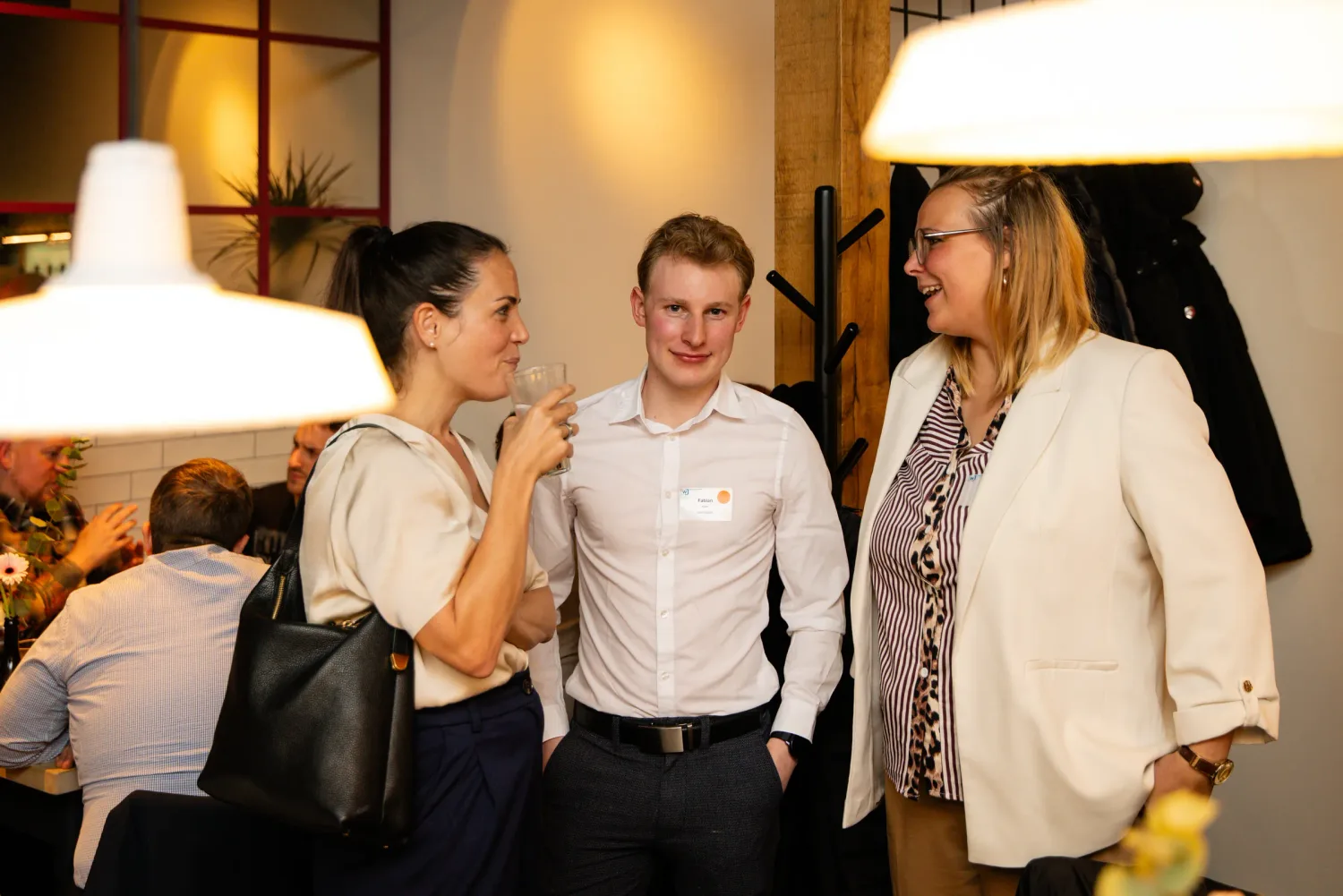 Eventfotograf After Work Lounge: Gespräche am Abend im SCHWIND am Dalberg