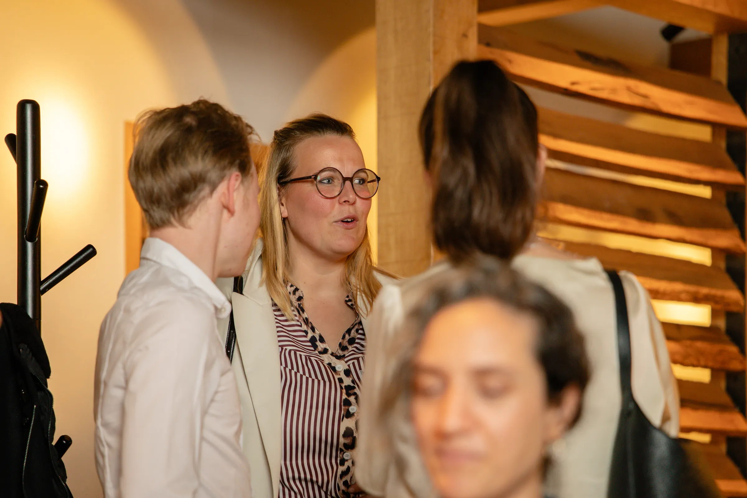 Eventfotograf After Work Lounge: Gespräche am Abend im SCHWIND am Dalberg