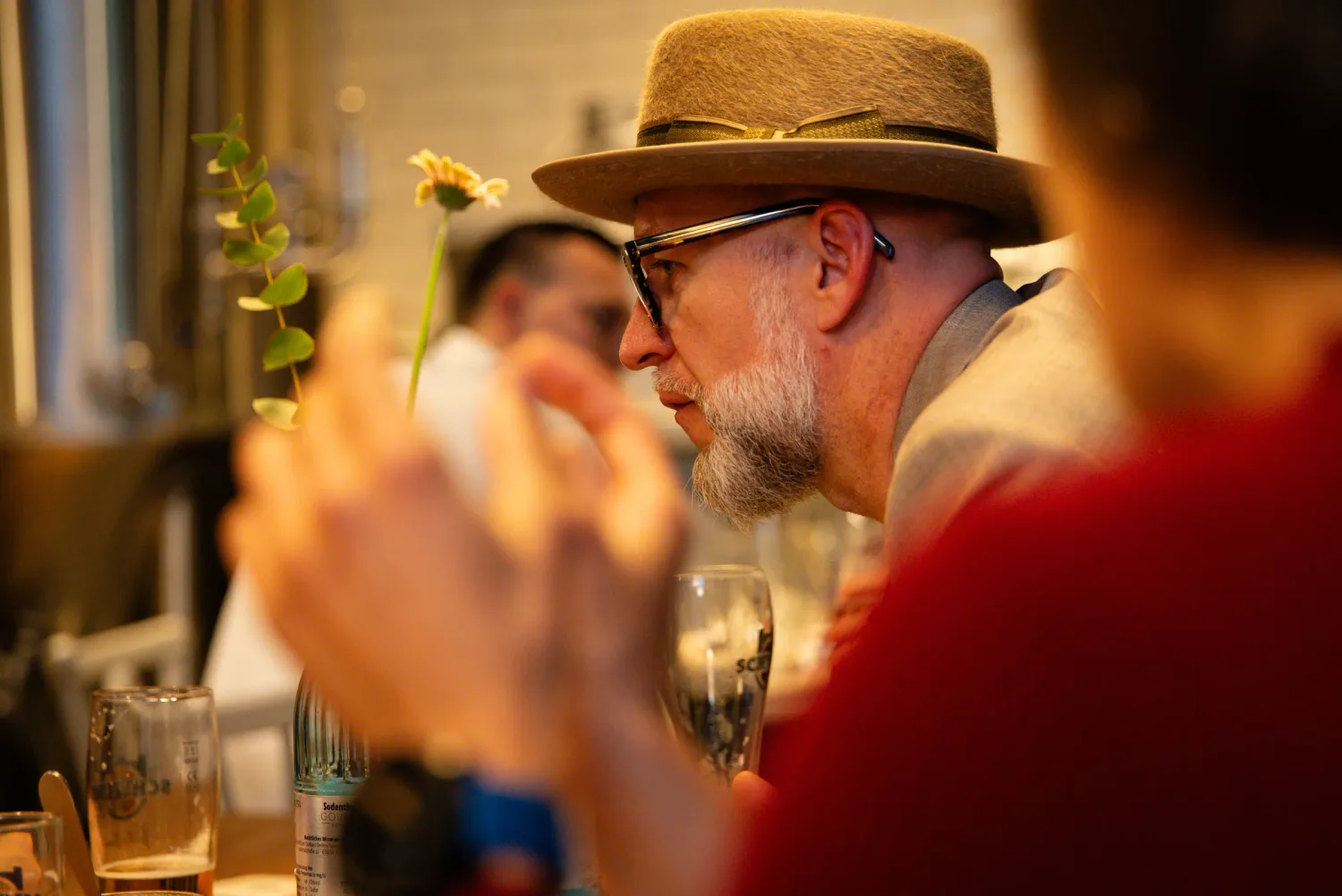 Eventfotograf beim Netzwerkabend der Wirtschaftsjunioren: Vorstellungsrunde am Tisch