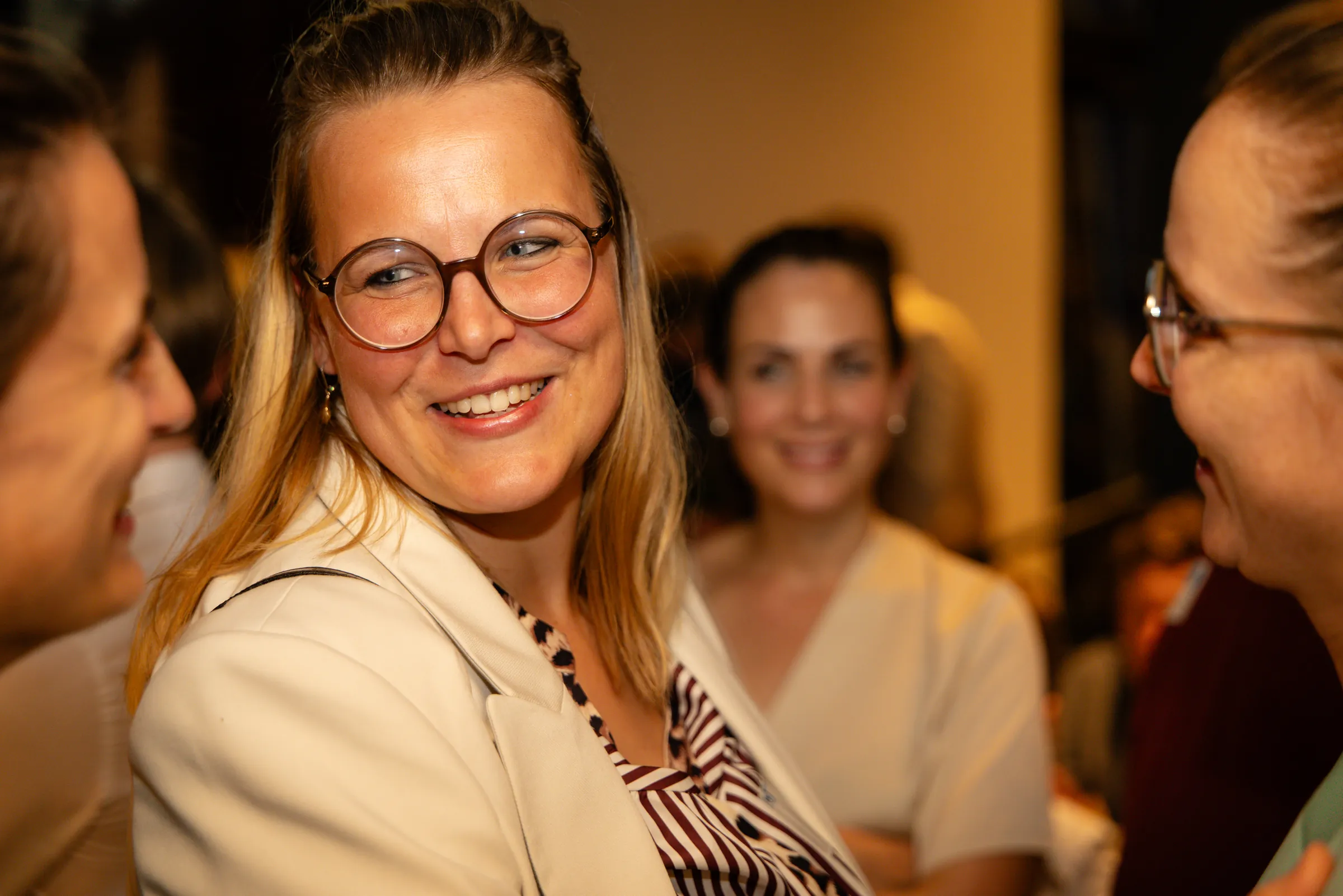 Eventfotograf After Work Lounge: Gespräche am Abend im SCHWIND am Dalberg