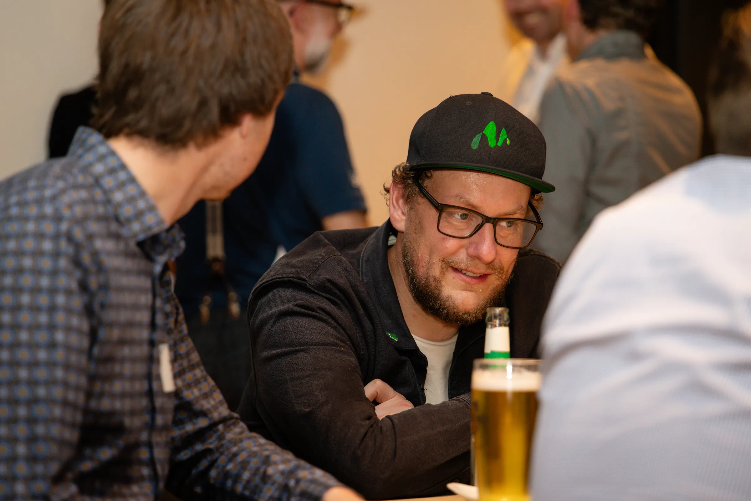 Eventfotograf beim Netzwerkabend der Wirtschaftsjunioren: Vorstellungsrunde am Tisch