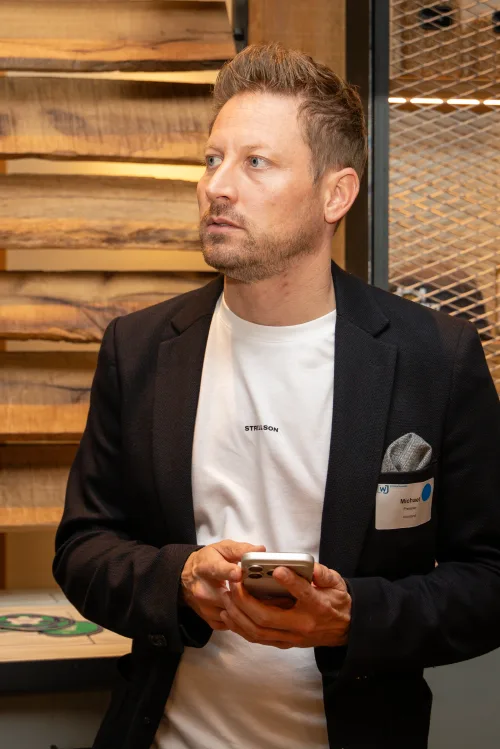 Eventfotograf beim Netzwerkabend der Wirtschaftsjunioren: Begrüßung im SCHWIND am Dalberg