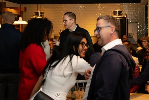 Eventfotograf beim Netzwerkabend der Wirtschaftsjunioren: Begrüßung im SCHWIND am Dalberg