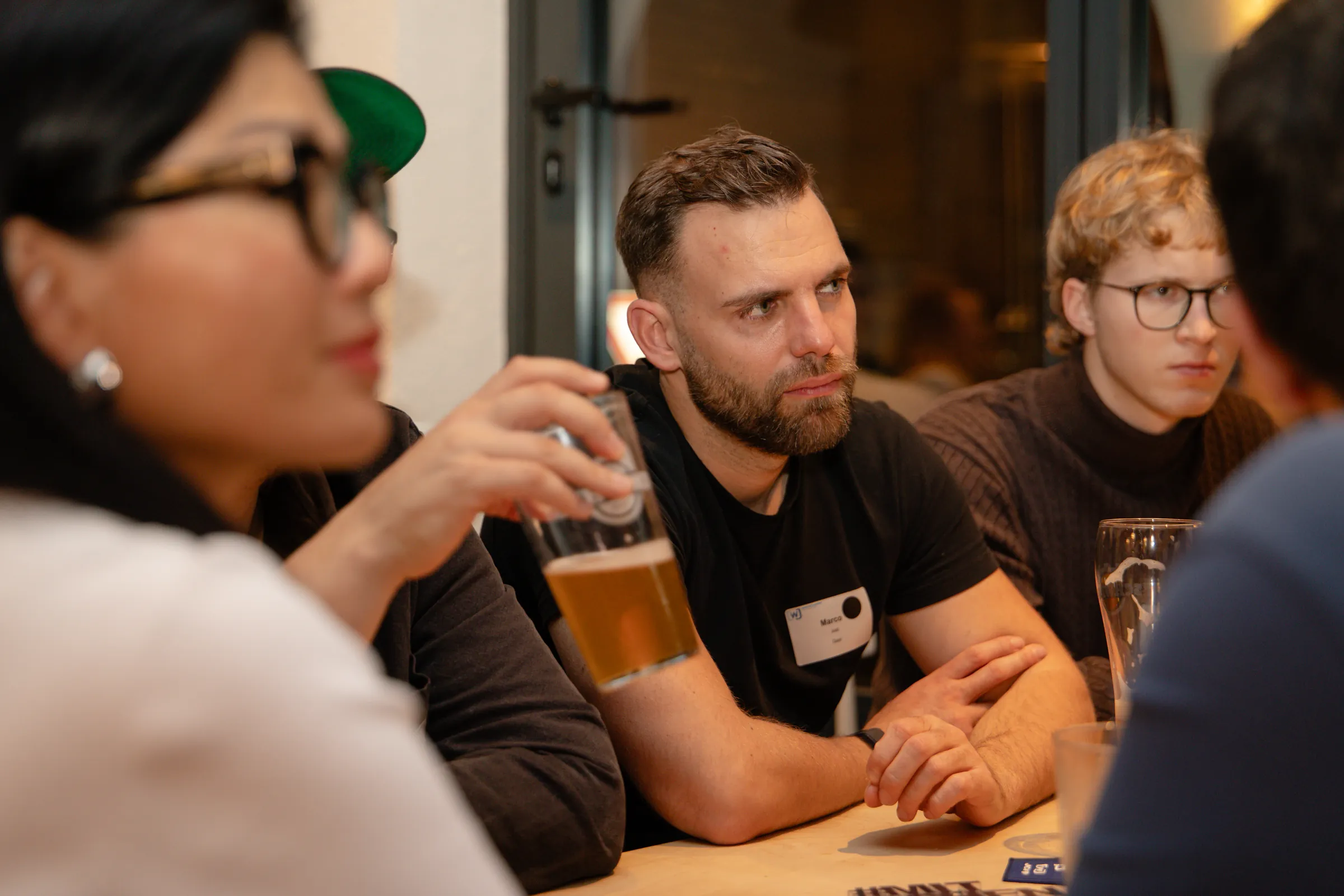 Eventfotograf beim Netzwerkabend der Wirtschaftsjunioren: Vorstellungsrunde am Tisch