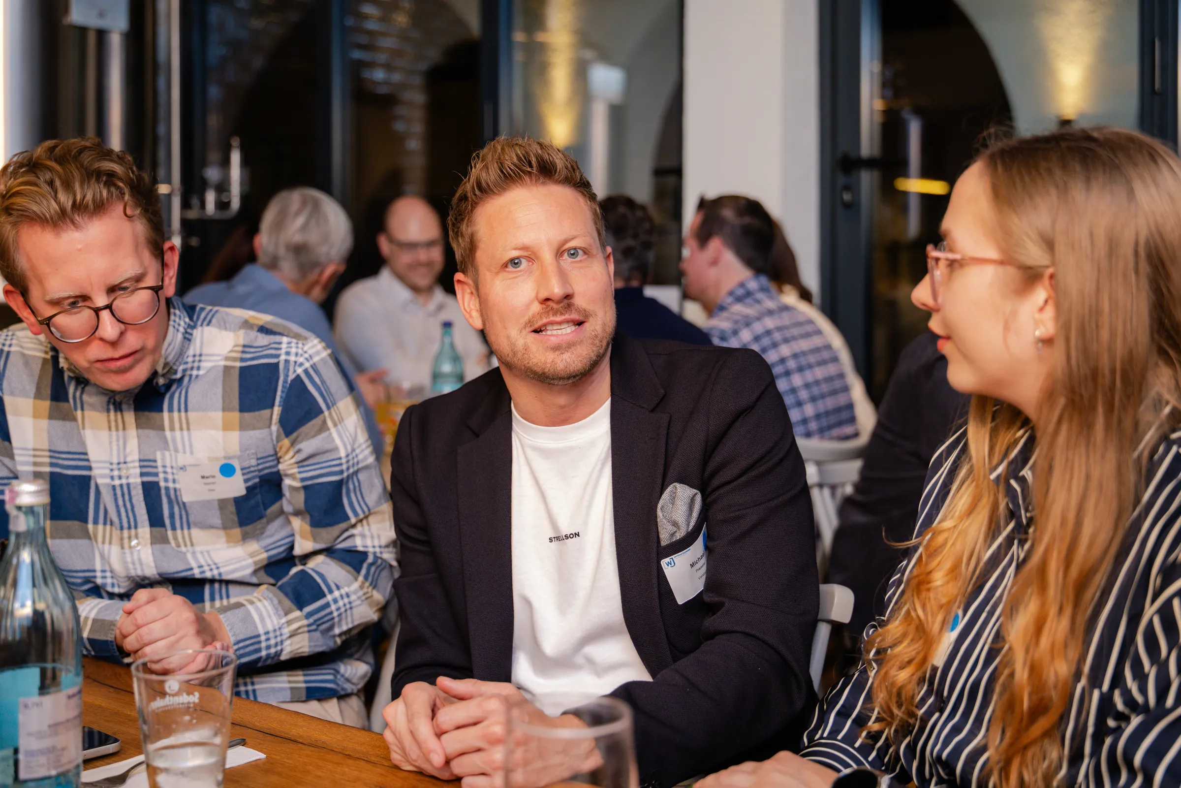 Eventfotografie Netzwerkabend: Austausch zwischen Jungunternehmern und Führungskräften